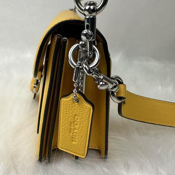 Coach Tabby Shoulder 26 3way Crossbody Clutch In Canary Leather CH735 NWT - Picture 4 of 16